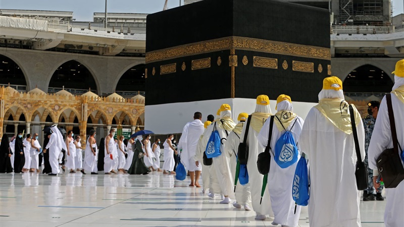 Interpretazione di un sognu di pricà in a Grande Moschea di a Mecca cù chianci, è a so relazione per risolve i vostri prublemi